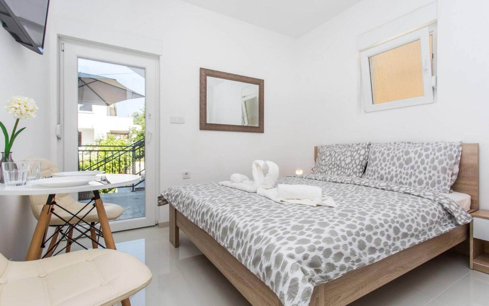 Apartments Bernardeta 1 Baska  Exterior photo